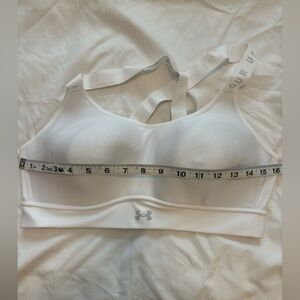 Under Armour Sports Bra FITTED Size L